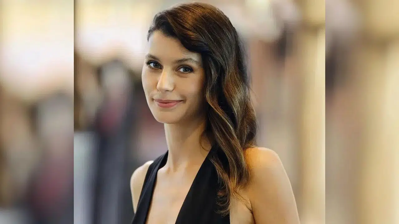 CapitaliZoo klibi nerede çekildi, şarkı söylemeye mi başladı, oyunculuğu bıraktı mı?