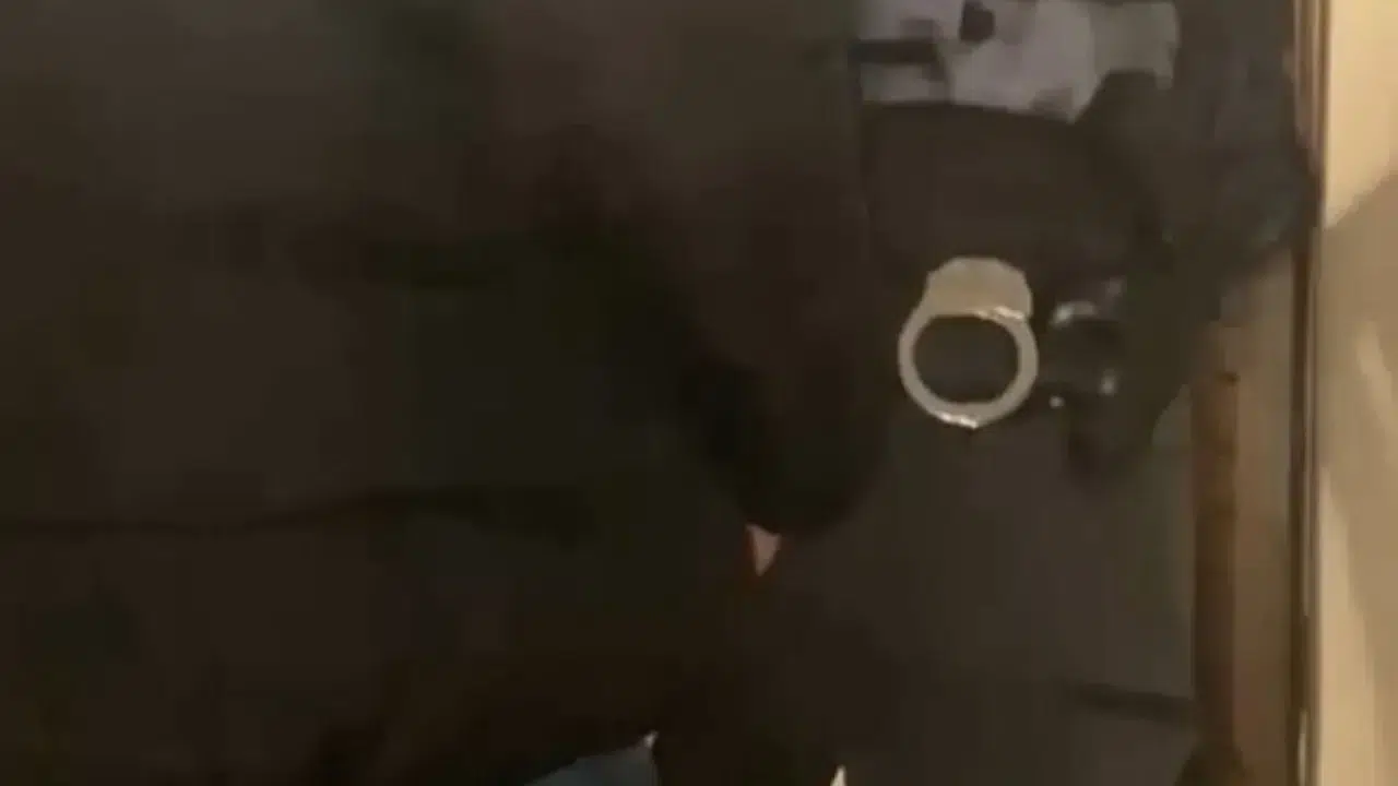 Dolandırıcılık Suçundan Kırmızı Bültenle Aranan Şüpheli Eskişehir’de Yakalandı!