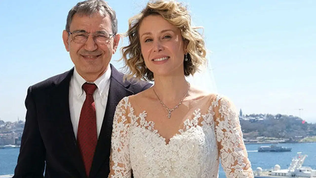 Orhan Pamuk Eşi Kim, Aslı Akyavaş Hayatı (KİMDİR), Kaç Yaşında, Mesleği Ne ve Ne İş Yapıyor?