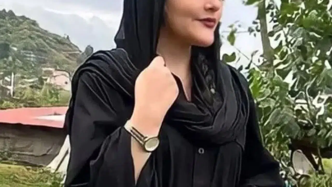 Mahsa Amini Hayatı, Neden Hayatını Kaybetti? İran’da Ahlak Polisi Gözaltısı Sonrası Ölümü ve Protestolar