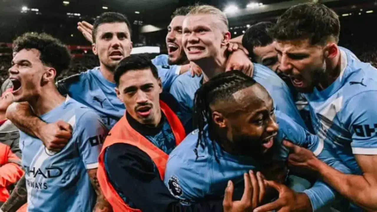 Manchester City, Liverpool’u uzatmalarda devirdi