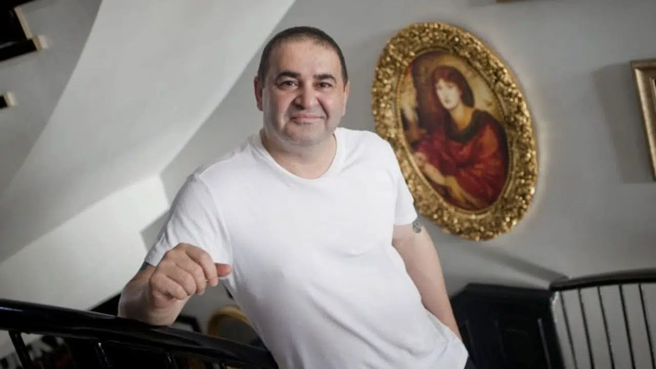 Şafak Sezer’in Hastalığı Nedir, Gözündeki Ben Körlüğe Neden Olur Mu, Sağlık Durumu Nasıl?