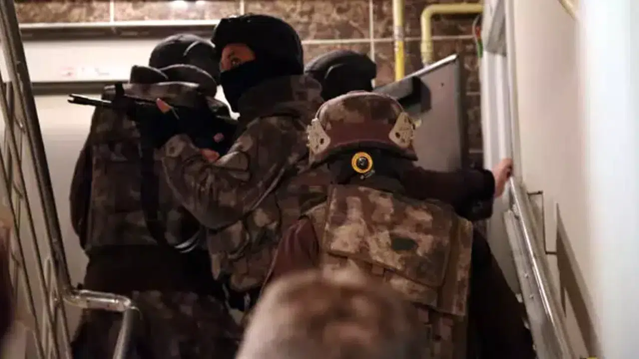 Bakan Yerlikaya duyurdu: MLKP’ye eş zamanlı operasyon, 96 şüpheli ele geçirildi