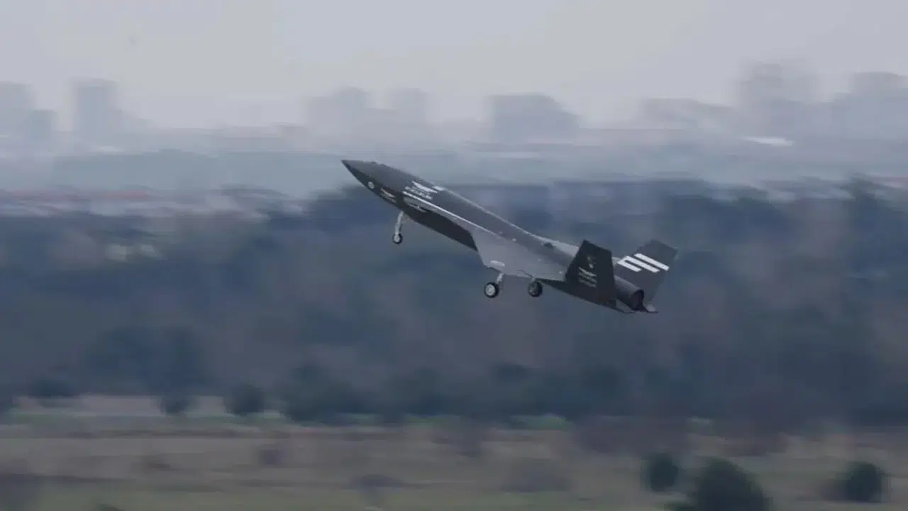 Gökyüzünde Yeni Adım! KIZILELMA Eğitim Uçuşunu Gerçekleştirdi