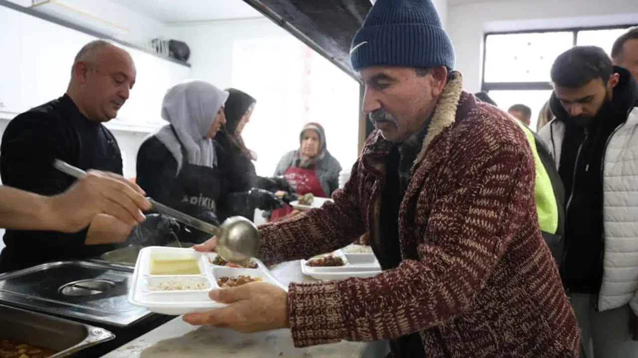 Pandemide başlayan iftar geleneği nasıl büyüdü? Nevşehir’de toplu iftar nerede yapılıyor, kaç kişiye yemek çıkıyor?