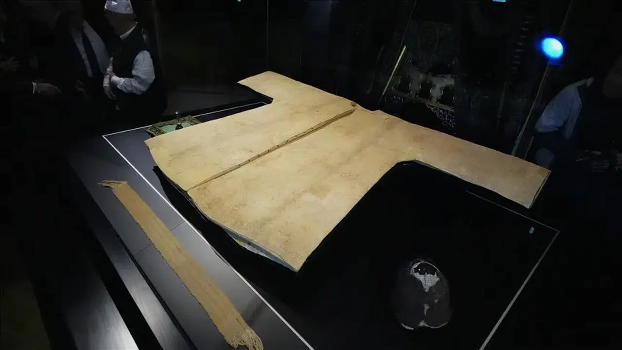 Hırka-i Şerif hangi camide, 2026 ziyaret saatleri açıklandı mı, Ramazan’da kaça kadar açık?