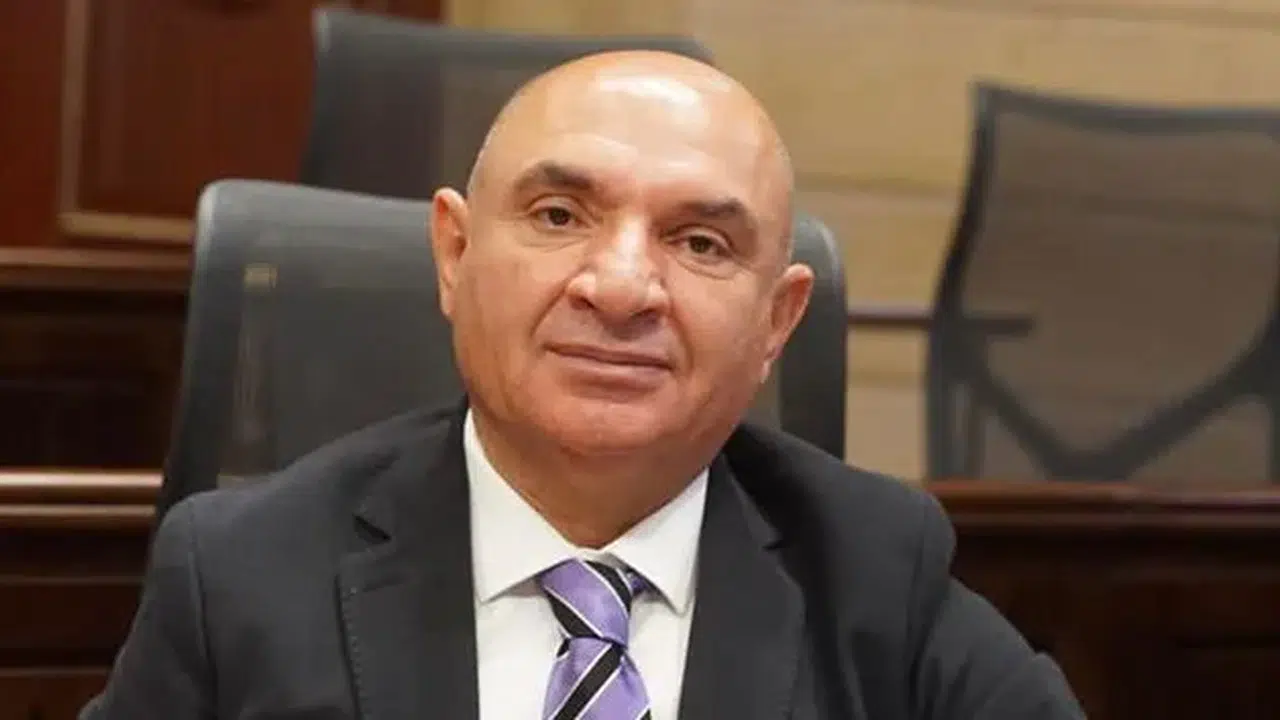 Tahsin Tarhan (hayatı) kimdir, hangi partiden, mesleği ne?