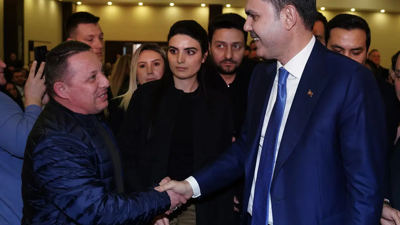 Bakan Kurum Edirne’de iftar sofrasında vatandaşlarla buluştu