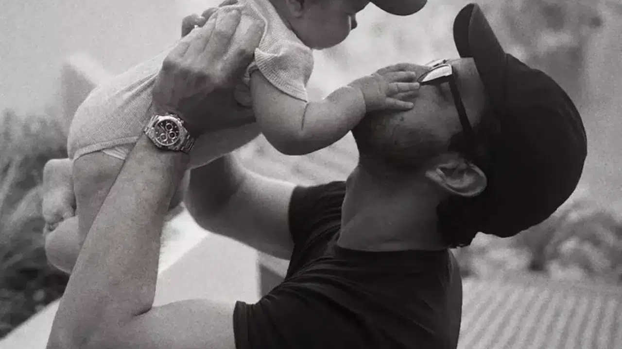 Kaan Yıldırım’dan Oğlu Fikret Hakan’la Yeni Poz! 'Tıpkı Babası' Yorumları Yağdı