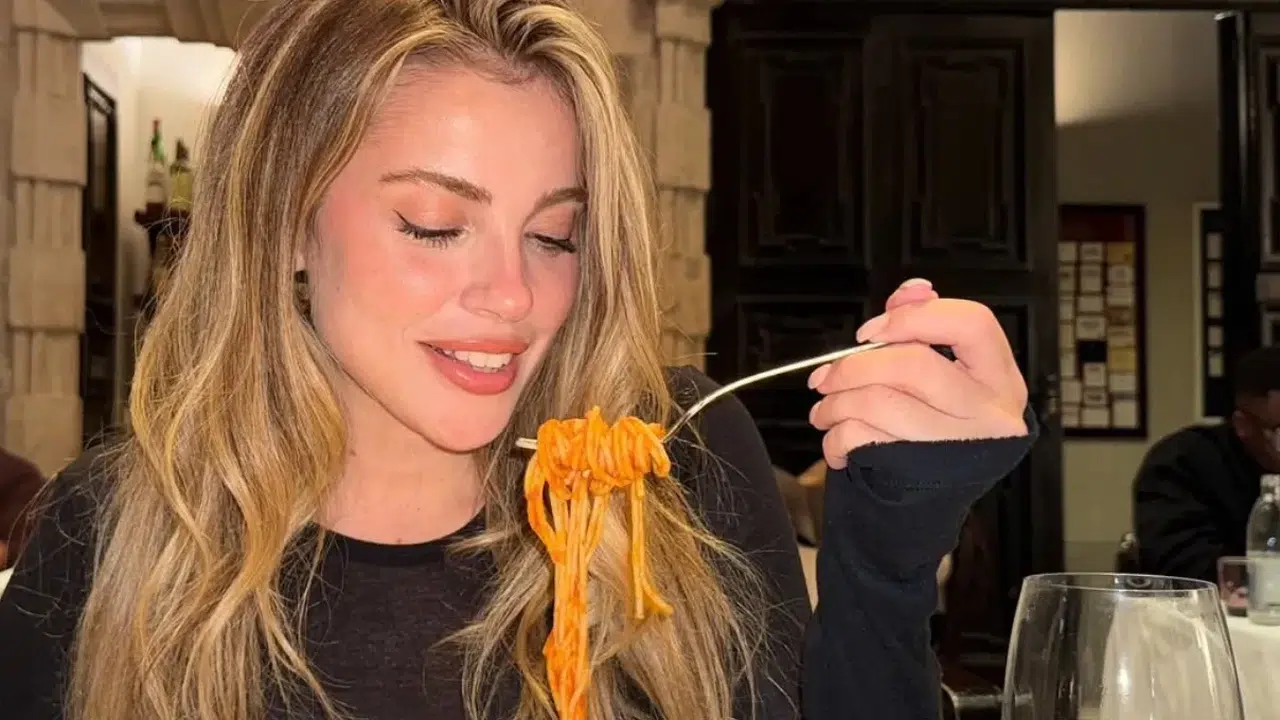 Ezgi Eyüboğlu kiminle birlikte, sevgilisi kim, Fatih Tutak ile aşk mı yaşıyor, gözaltında mı?