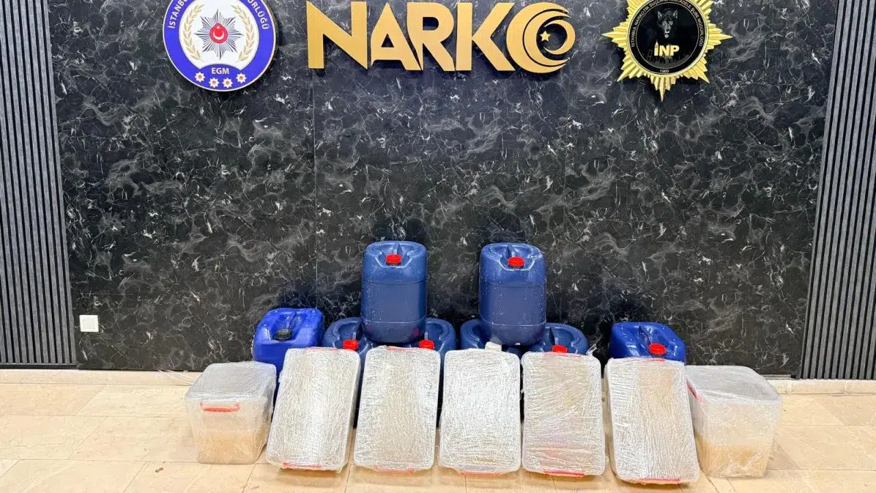 Büyükçekmece’de Zehir Deposu Baskını! Yüzlerce Kilo Sentetik Uyuşturucu Yakalandı