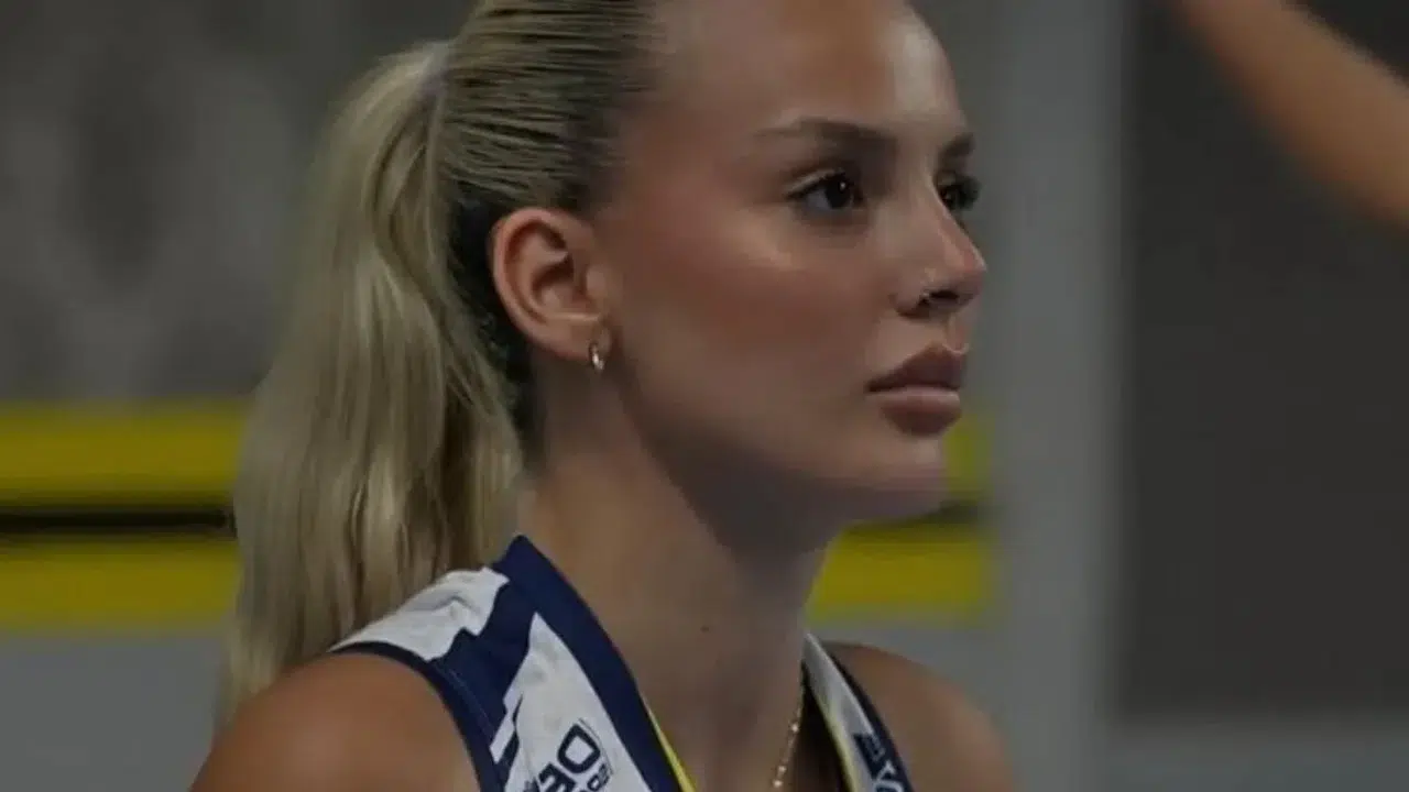 Aleyna Geregül Hayatı (Kimdir), Eğitimi, Hangi Pozisyonda ve Takımda Oynuyor?