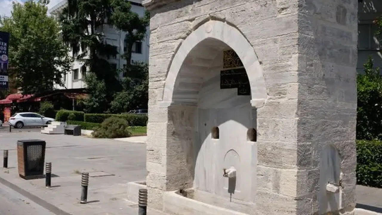 Çatalçeşme’nin Bilinmeyen Hikayesi: Kadıköy’ün En Eski Çeşmesi Neden Bu İsimle Anılıyor?