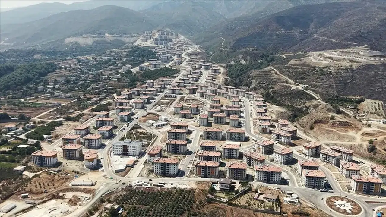 Hatay küllerinden doğuyor: Anka kuşu gibi yeniden yükseliyor
