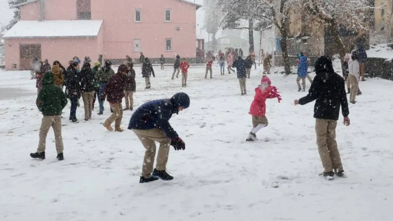 Kırklareli’de eğitime 1 gün ara mı verildi, 2 Şubat 2026 Pazartesi Kırklareli kar yağışı ve Kırklareli Valiliği açıklaması
