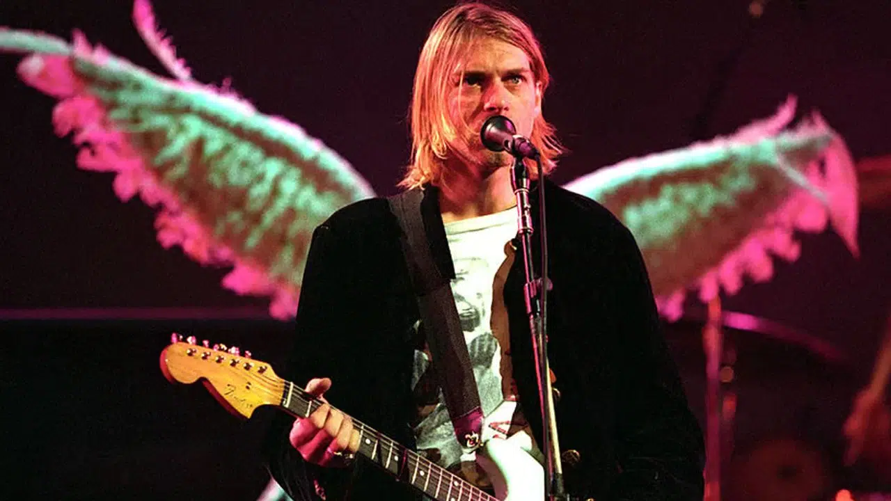 Kurt Cobain kaç yıl önce öldü?