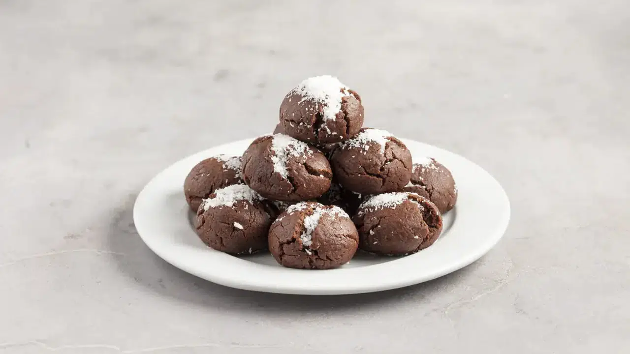 Islak browni kurabiye nasıl yapılır, malzemeleri neler, ne kadar tereyağı kullanılır? Çay saatine özel tarif!