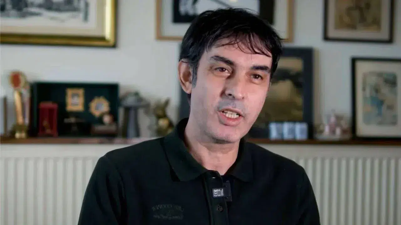 Bahadır Özgür hayatı (kariyeri), kaç yaşında, aslen nereli, hangi gazetelerde çalıştı, Gazete Duvar’da mı yazıyor?