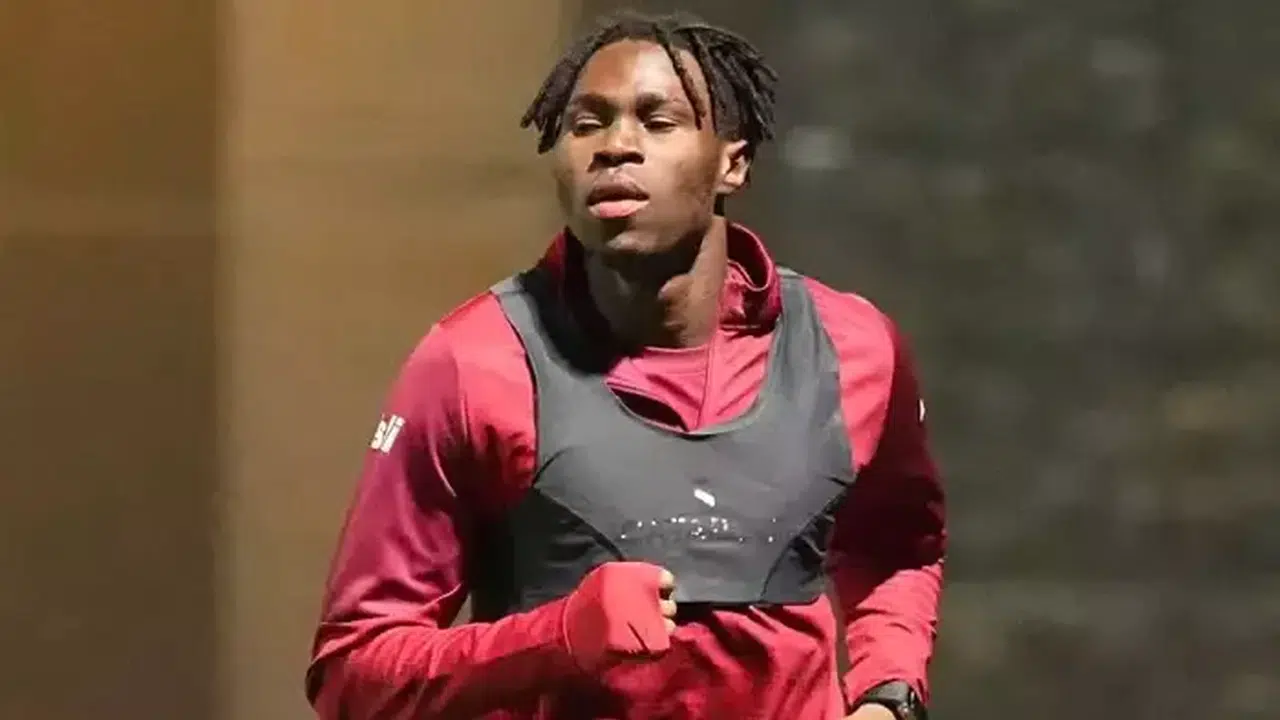 Okan Buruk’un Savunma Tercihi Belli Oldu! Boey Sağ Bekte, Singo Stoperde