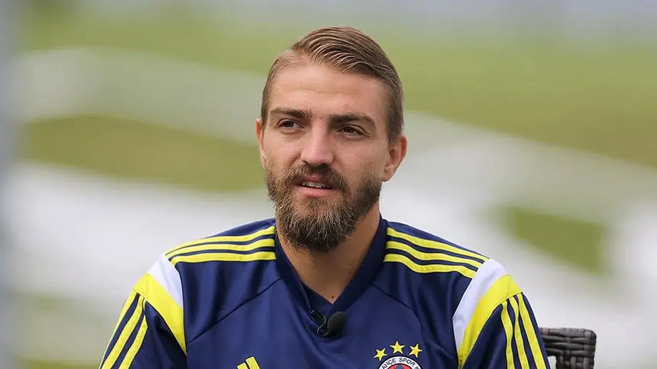 Caner Erkin kaç kırmızı kart gördü, kaç maç cezalıydı? 2025-26 sezonunda hangi maçlarda oyun dışı kaldı?