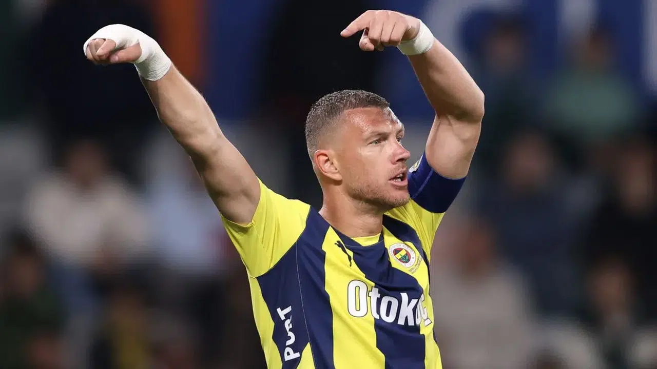 Edin Dzeko Schalke 04 formasıyla kaç gol attı, maç nasıl bitti? Fenerbahçe taraftarı neden konuşuyor?