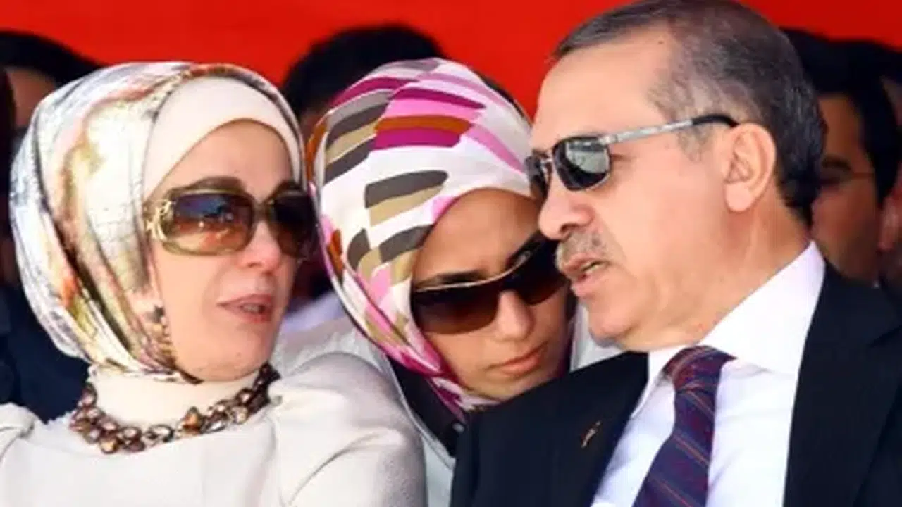 Cumhurbaşkanı Erdoğan’ın Kızı Kim, Kimle Evli, Nereli, Sümeyye Erdoğan Hayatı, Kaç Yaşında?