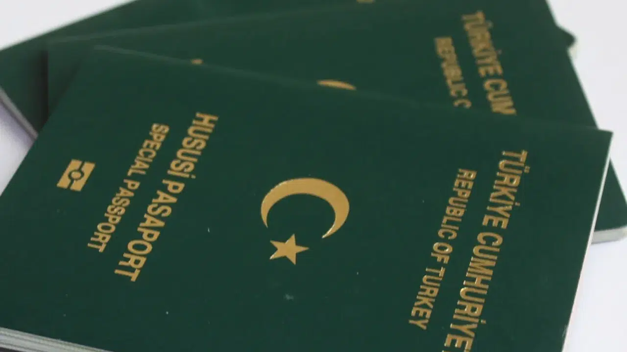 Doktorlara Yeşil Pasaport Verilecek mi, Yeşil Pasaport Şartları Neler, Kanun Teklifi Meclis’te Ne Aşamada?