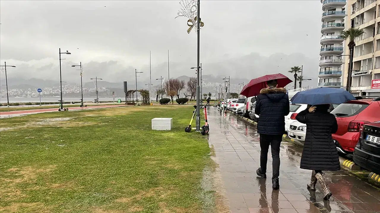 13 Şubat İzmir’de okullar var mı, tatil mi, eğitim olacak mı? Meteoroloji sarı kodlu uyarı verdi