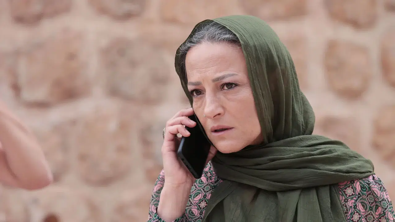 Uzak Şehir Fidan İlkay Kayku kim, yaşı kaç, aslen nereli ve hangi dizilerde oynadı?