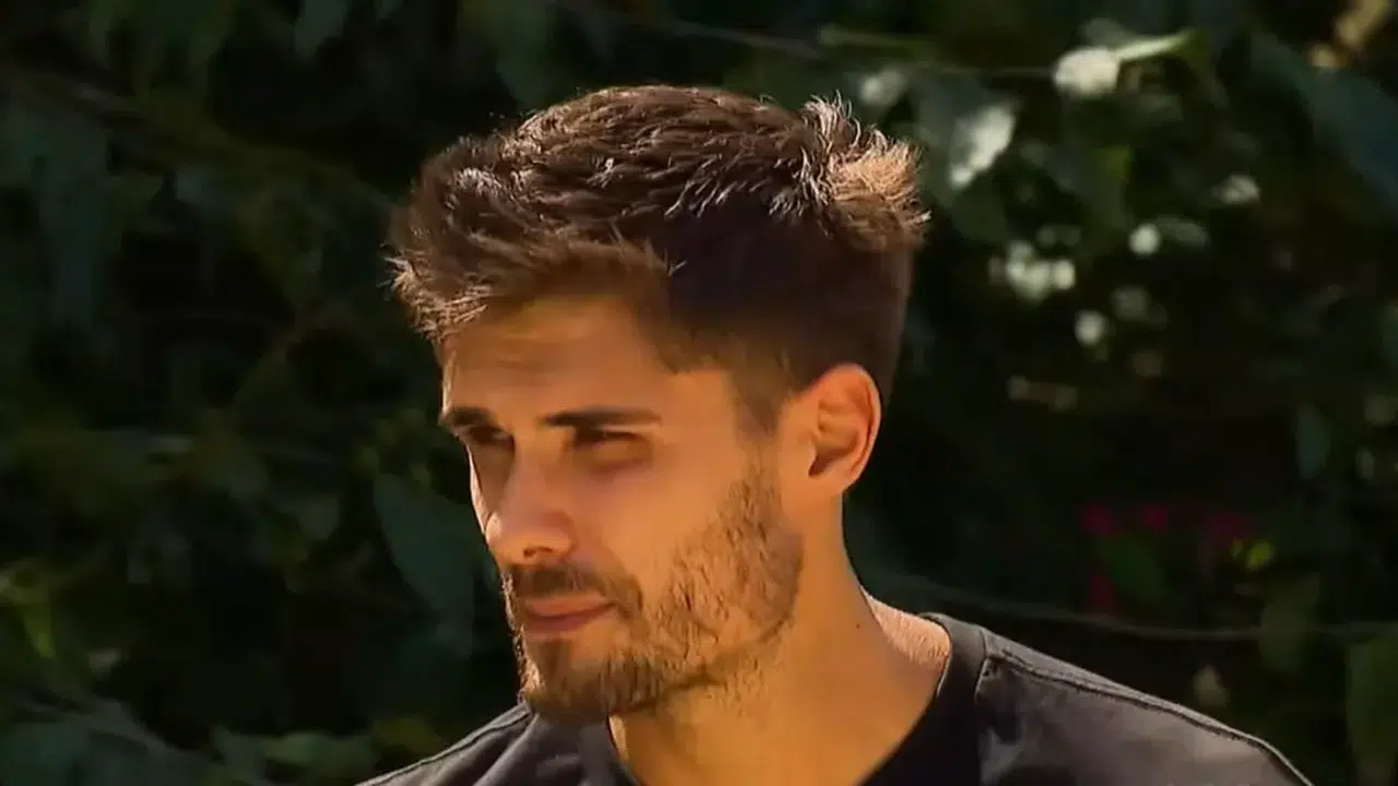 Diskalifiye Edilen Barış Murat Yağcı Ağlayarak Survivor’a Döndü