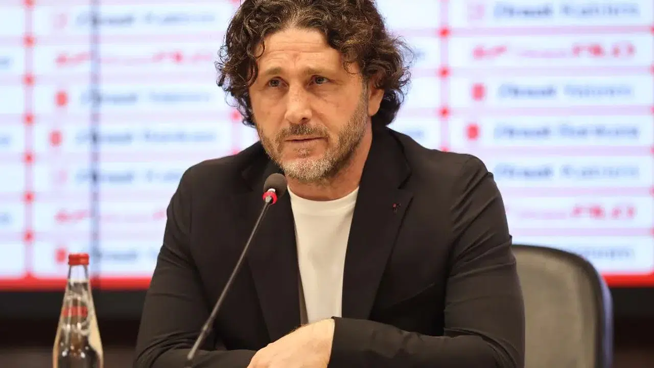 Fatih Tekke yabancı dil biliyor mu, İngilizce ve Rusça konuşabiliyor mu?