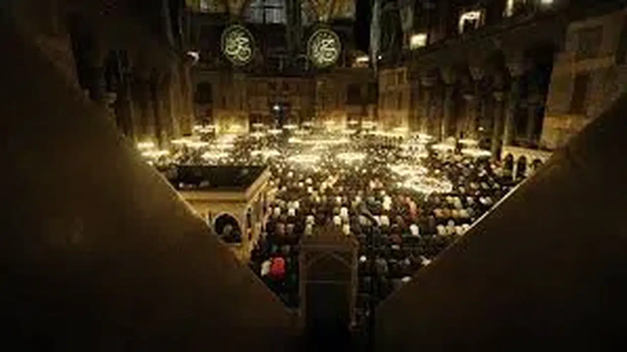 Kadir Gecesi 2026 tarihi: Hangi aya denk geliyor, hangi gün ve o gece ne olacak?