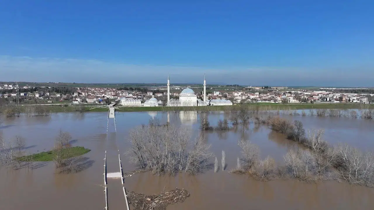 Edirne’de Nehirler Kritik Seviyede! Meriç Kırmızı Alarmda
