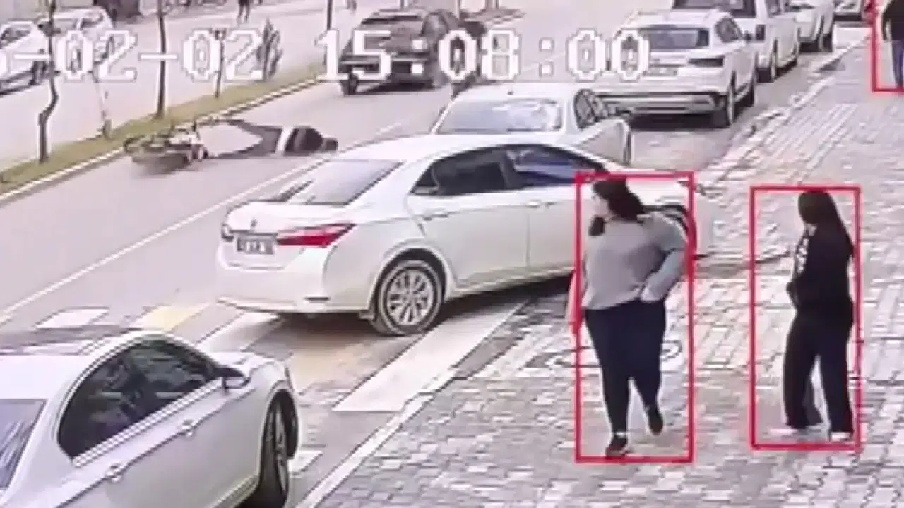 Şanlıurfa’da korkutan kaza! Motosiklet devrildi, s…