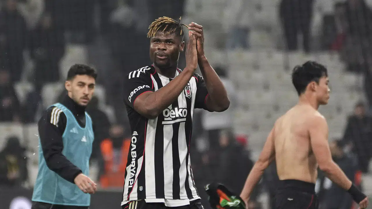 Kocaelispor Beşiktaş maç sonucu ne oldu, Agbadou gol attı mı, seri 13 maça ulaştı mı?