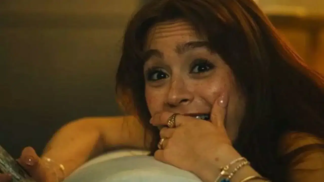 Jasmine Dizisi Yayından Kaldırıldı, Başrol Asena Keskinci Sessizliğini Bozdu!