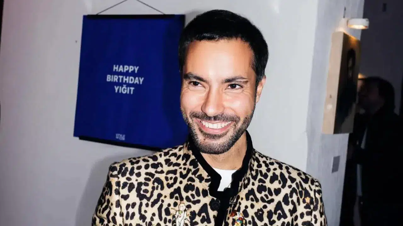 Azad Yılmaz ne iş yapıyor, mesleği ne, evli mi, sevgilisi var mı, kaç yaşında ve nereli?