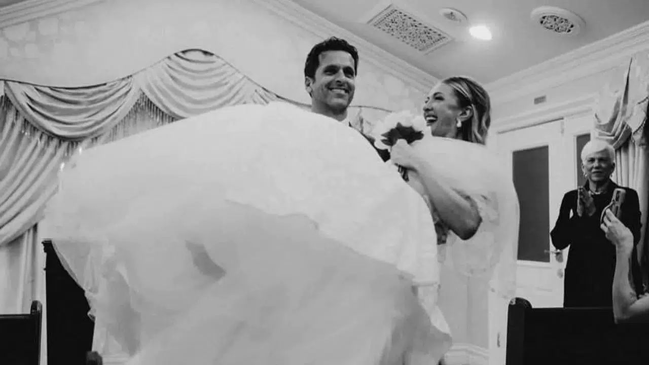 Yasemin Kay Allen kimle evli, eşi kim, nerede evlendi, erkek tercihi nasıl?