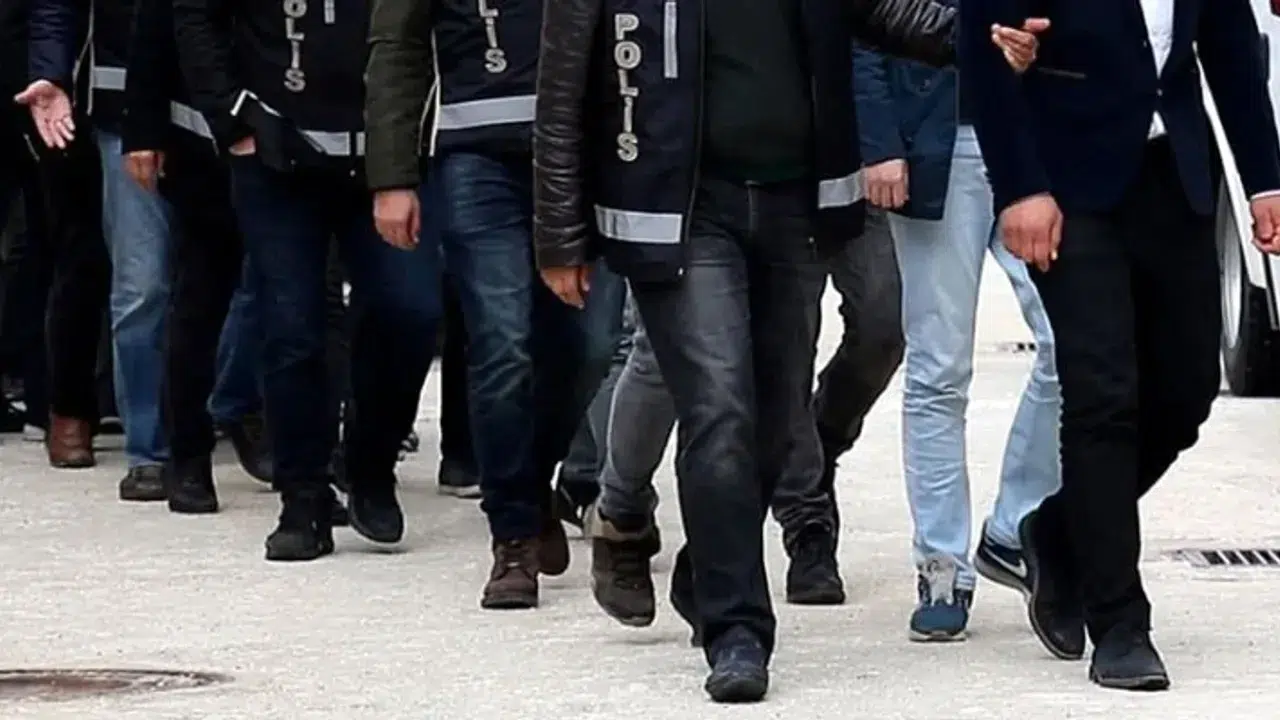 İstanbul merkezli FETÖ operasyonu, 11 ilde 93 gözaltı!