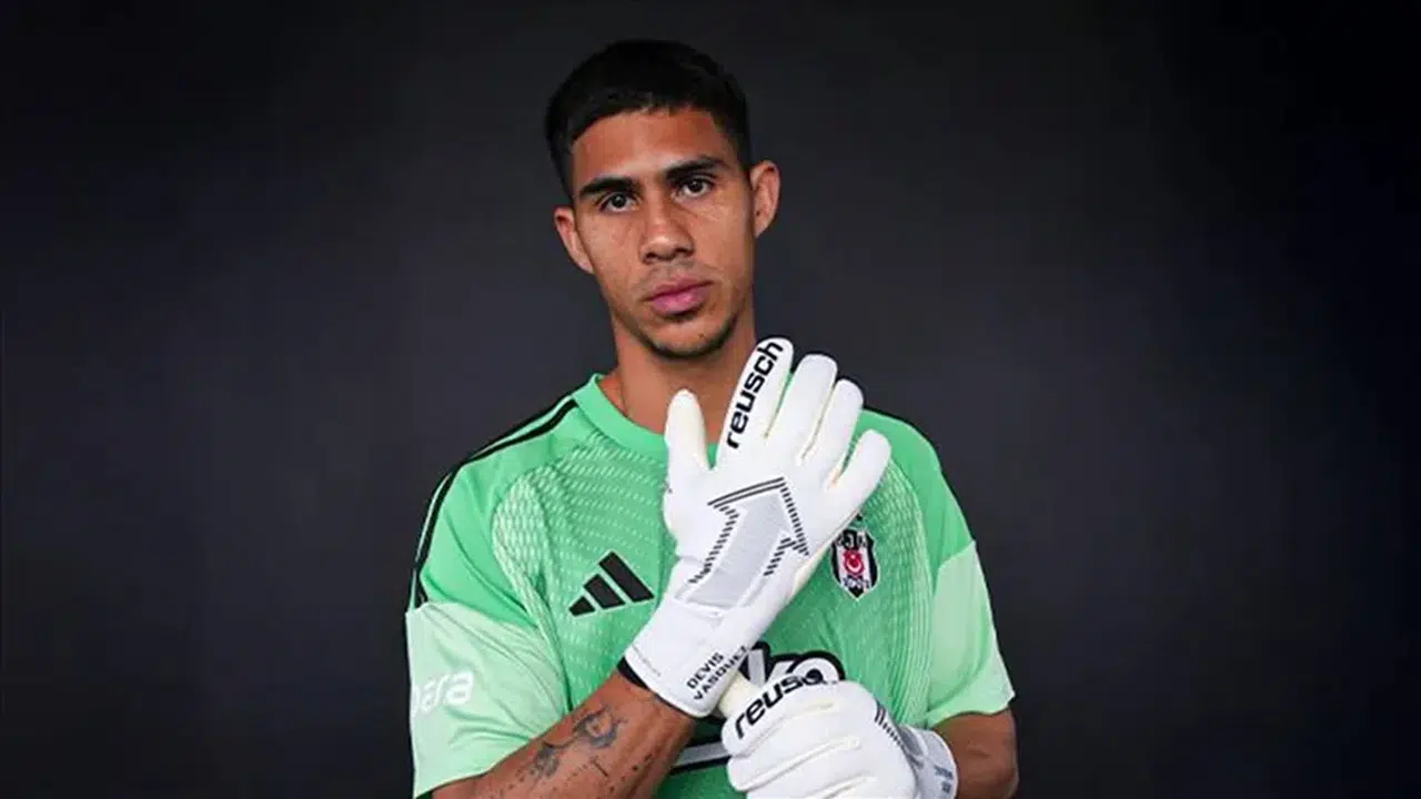 Beşiktaş’ta Kalede Değişim mi Var, Devis Vasquez Rizespor Maçında Oynayacak mı, Ersin Destanoğlu Yedeklerde mi?
