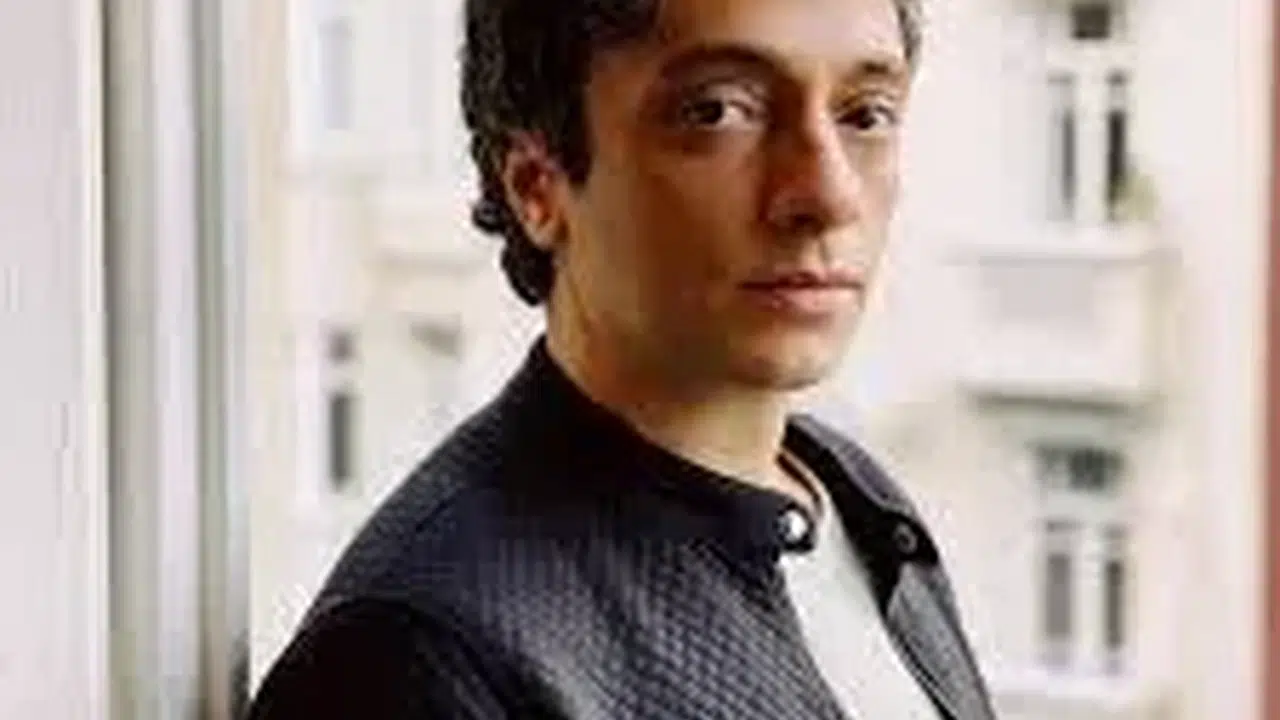 Delikanlı dizisi Kamer kim? Onur Ünsal aslen nereli, hangi dizi ve filmlerde rol aldı?