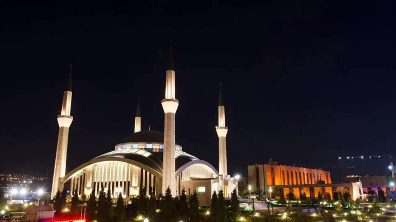 Uşak 2026 İmsakiyesi Açıklandı mı, Sahur, İftar ve Namaz Vakitleri Saat Kaçta?