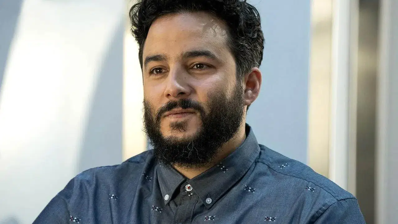 Ennis Esmer hayatı (kimdir), aslen nereli, yaşı kaç, mesleği ne?