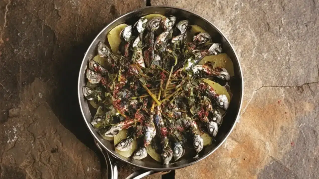 Evde balık nasıl pişirilir ve kokusu nasıl azaltılır, tek tencerede istavrit nasıl yapılır?