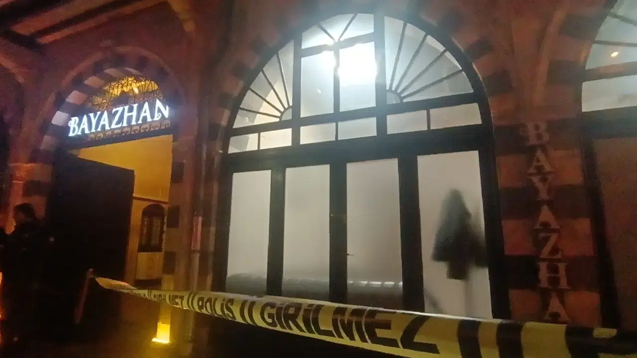 Hesap tartışması silahlı saldırıya dönüştü! Lüks restoranda panik dolu anlar