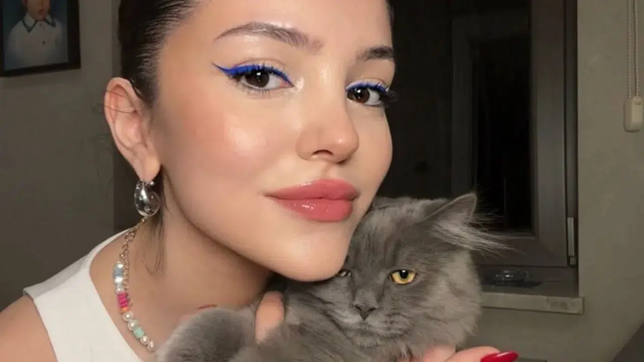 Tara Tokel (hayatı) kimdir, aslen nereli, Ala Tokel ablası mı, neden gündemde, şarkı krizi ne?