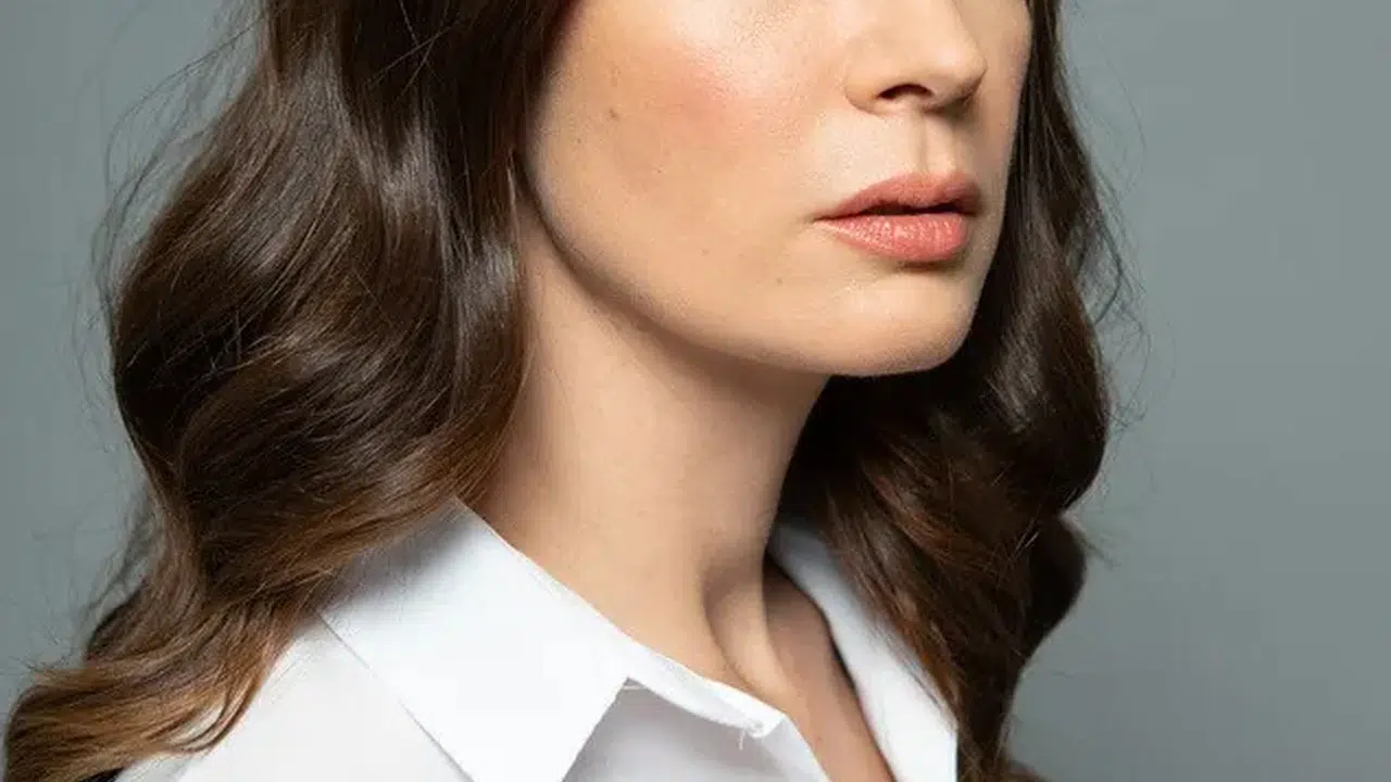 Abi Dizisi Mahinur Kimdir? Esra Şengünalp Kaç Yaşında, Nereli, Hangi Dizilerde Oynadı, Kariyeri