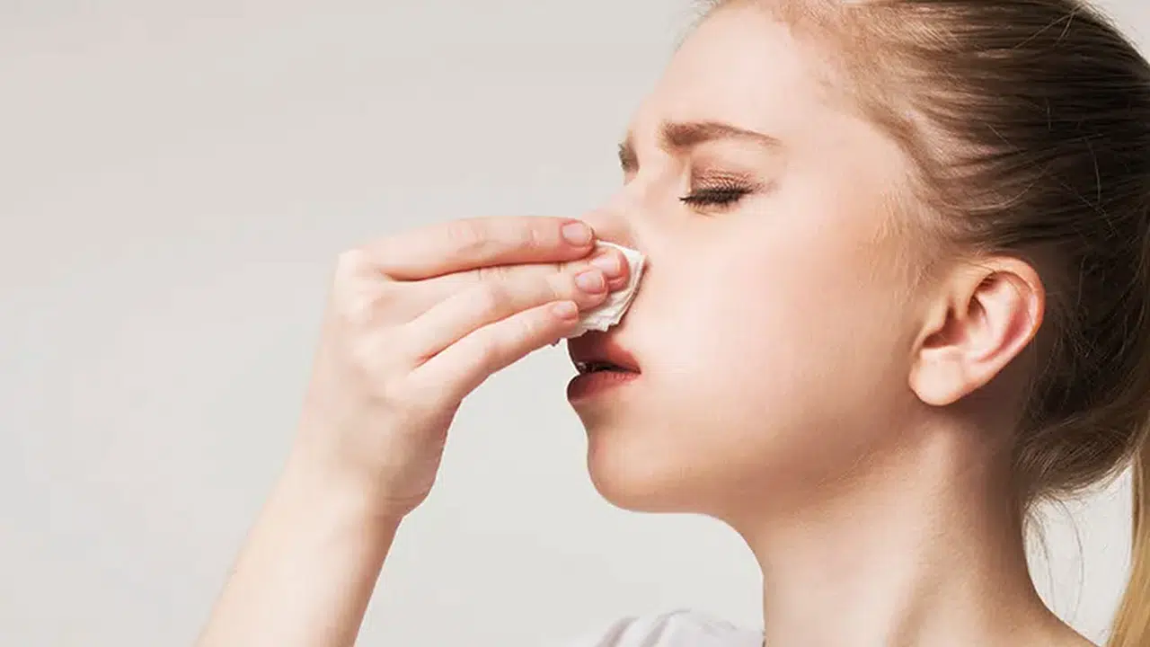 Burundan gelen kan yutulursa oruç bozulur mu, Kan nakli ve serum orucu etkiler mi?