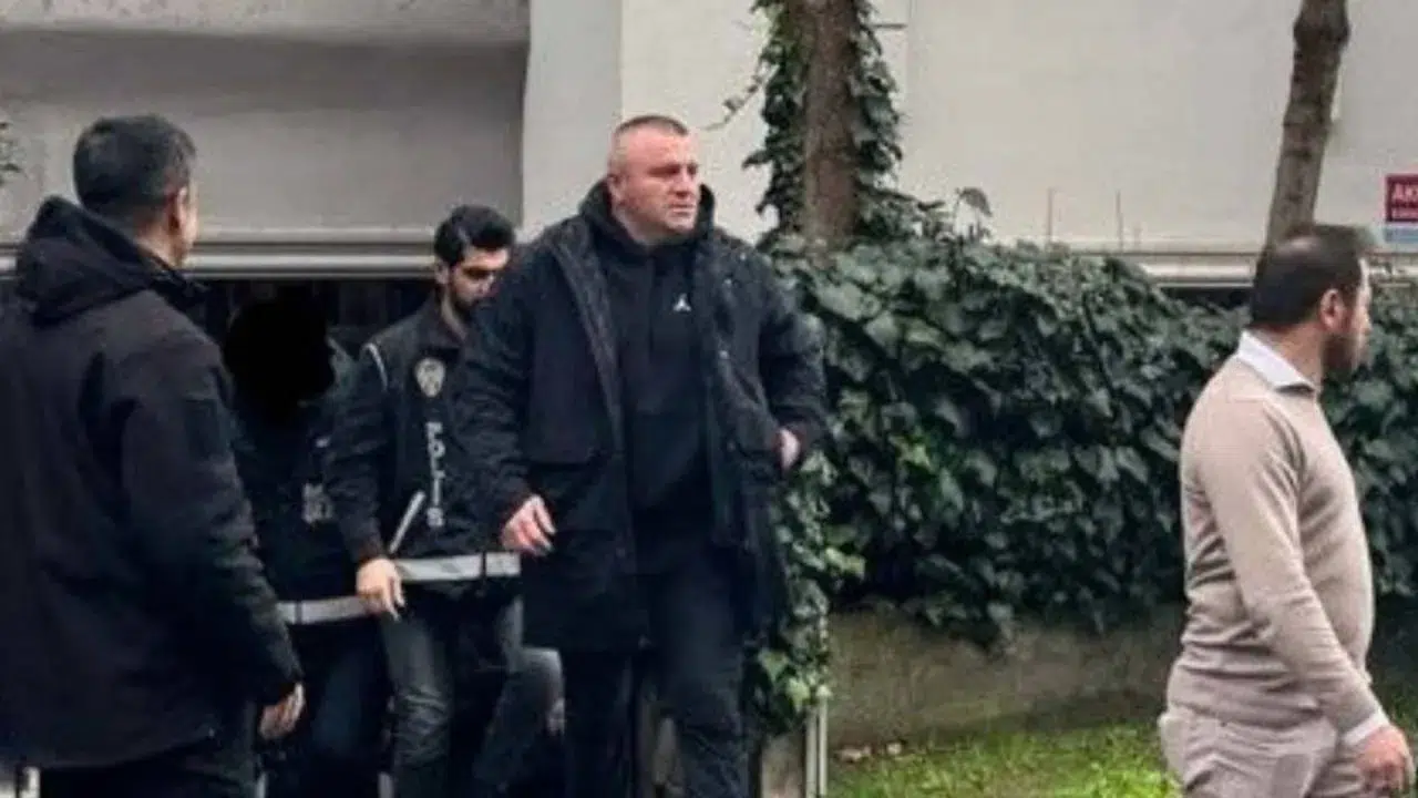 İmamoğlu cephesinde yeni gelişme! Koruması Bektaş Kamburoğlu gözaltında