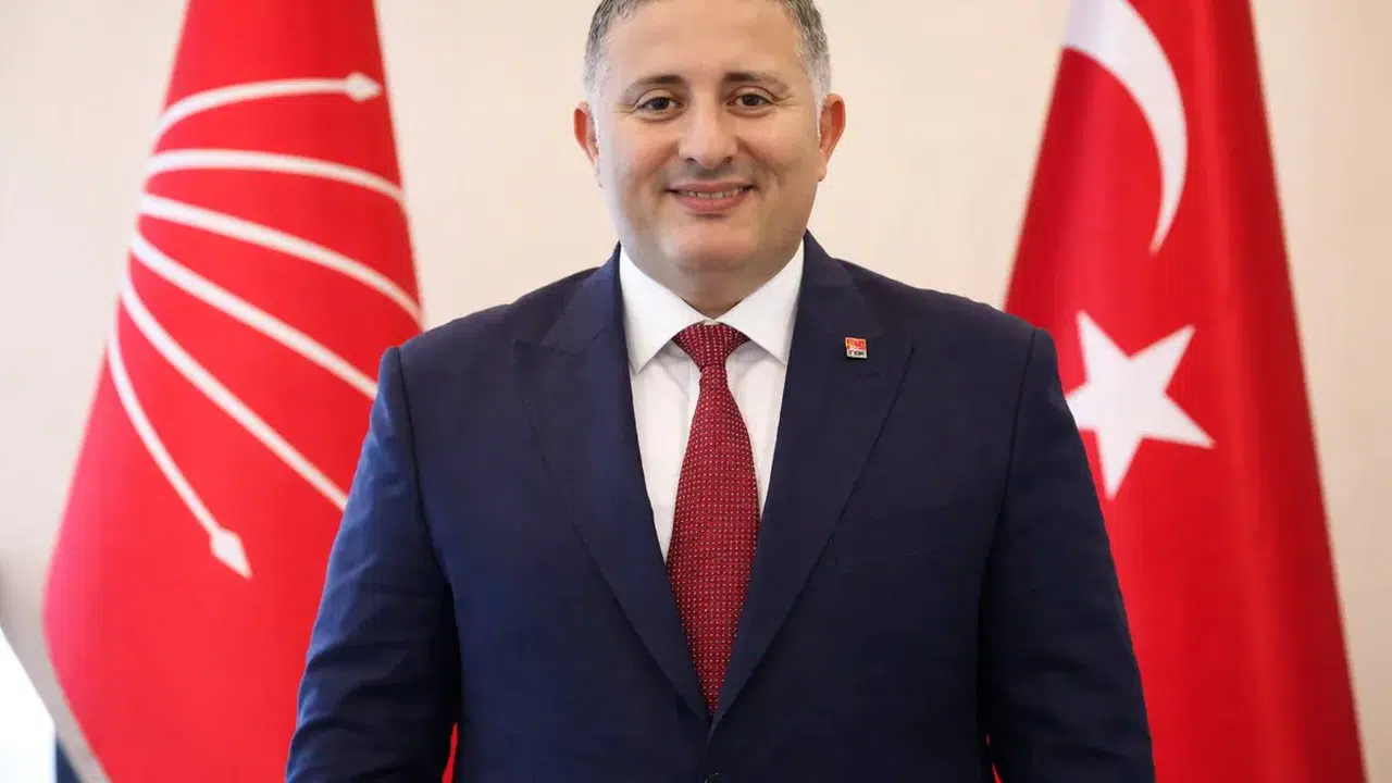 Buca İlçe Başkanı Çağdaş Kaya, neden istifa etti, CHP Buca İlçe Yönetimi neden dağıldı, siyasi geçmişi ne?